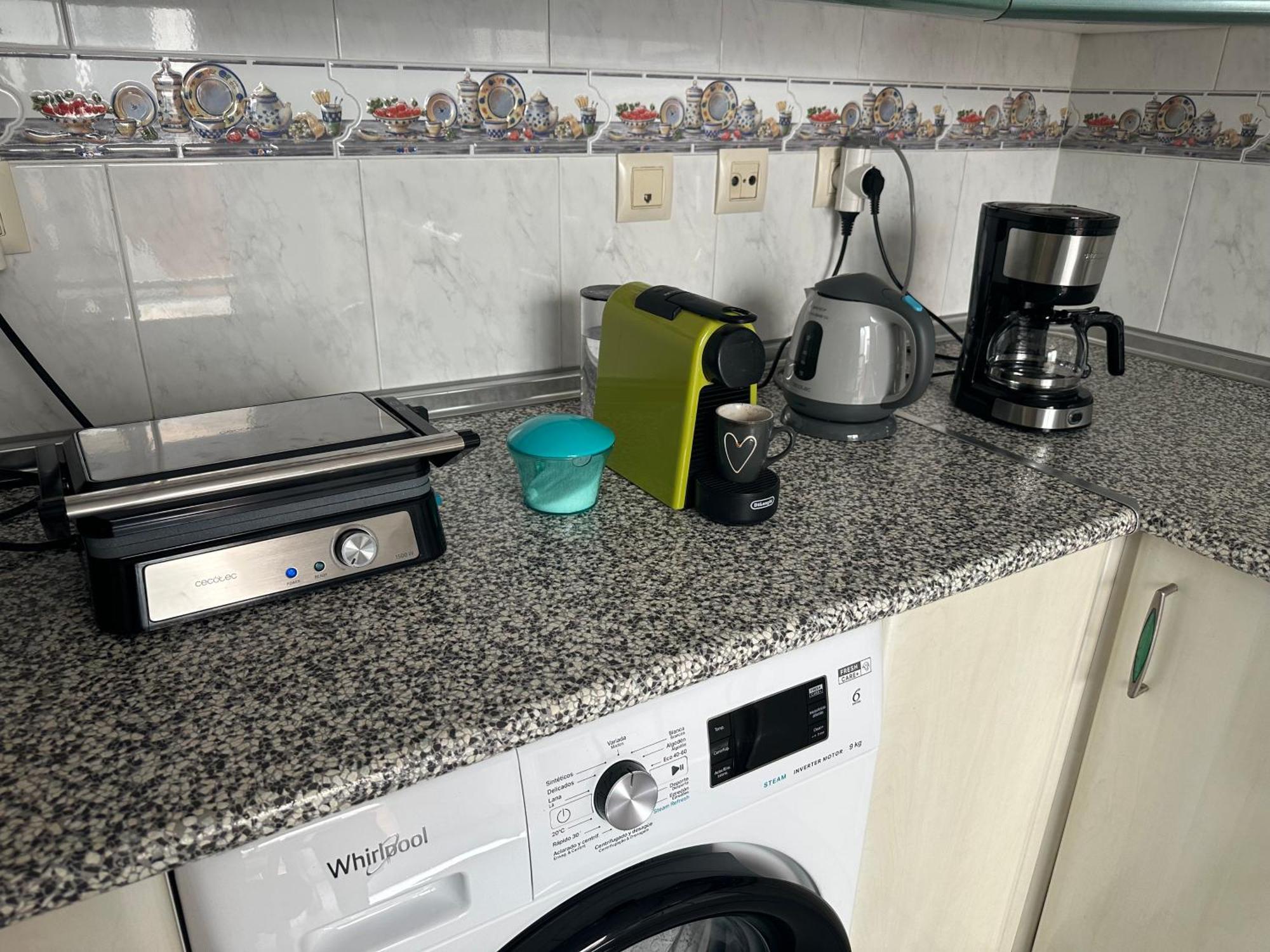 Almeria Centro Habitacion Privada En Apartamento Compartido エクステリア 写真