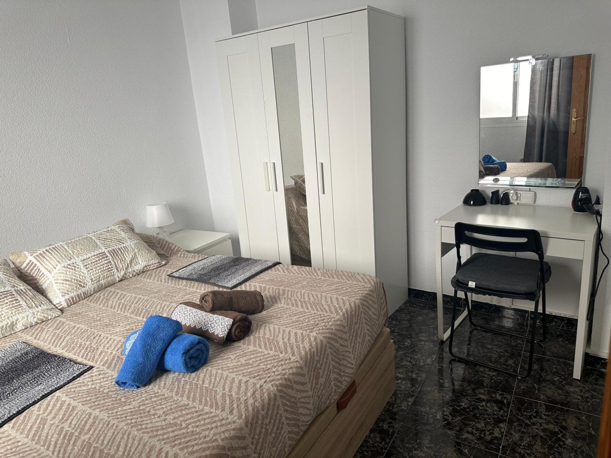 Almeria Centro Habitacion Privada En Apartamento Compartido エクステリア 写真