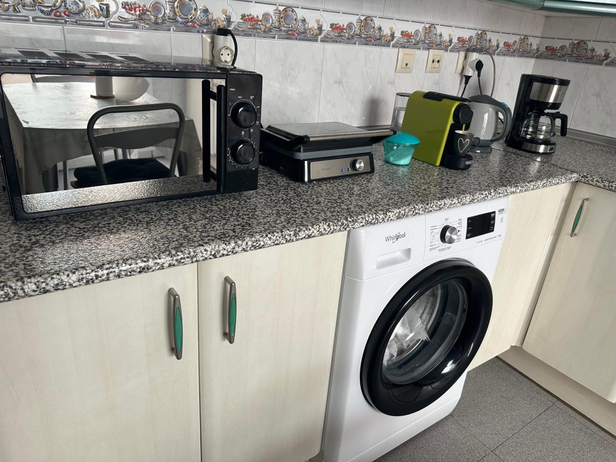 Almeria Centro Habitacion Privada En Apartamento Compartido エクステリア 写真