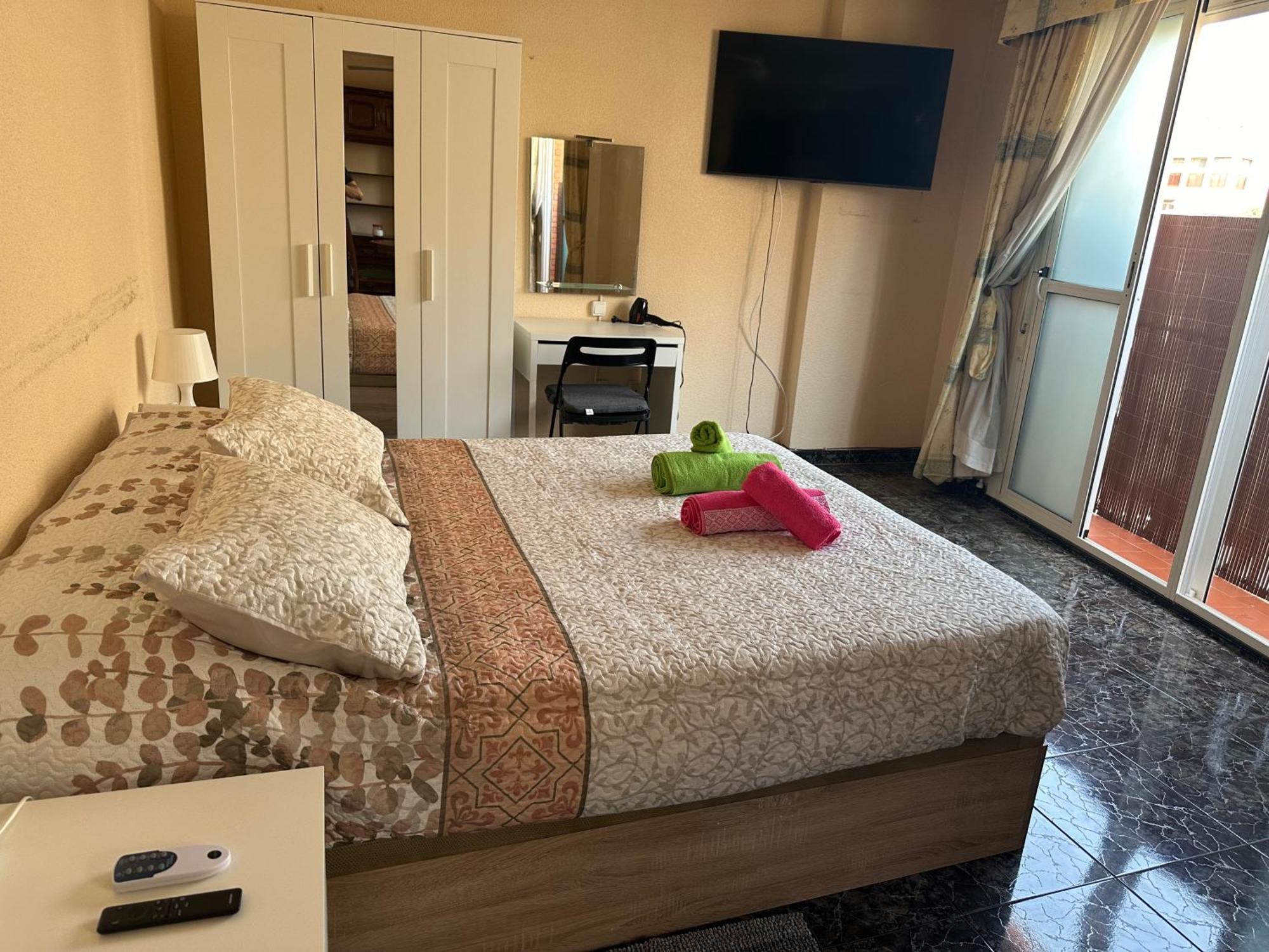Almeria Centro Habitacion Privada En Apartamento Compartido エクステリア 写真