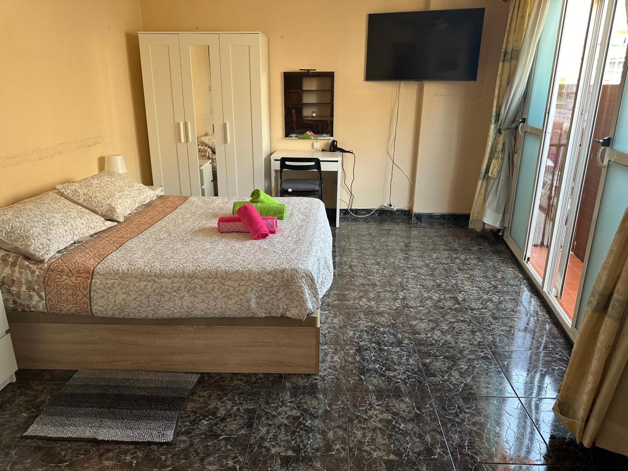 Almeria Centro Habitacion Privada En Apartamento Compartido エクステリア 写真