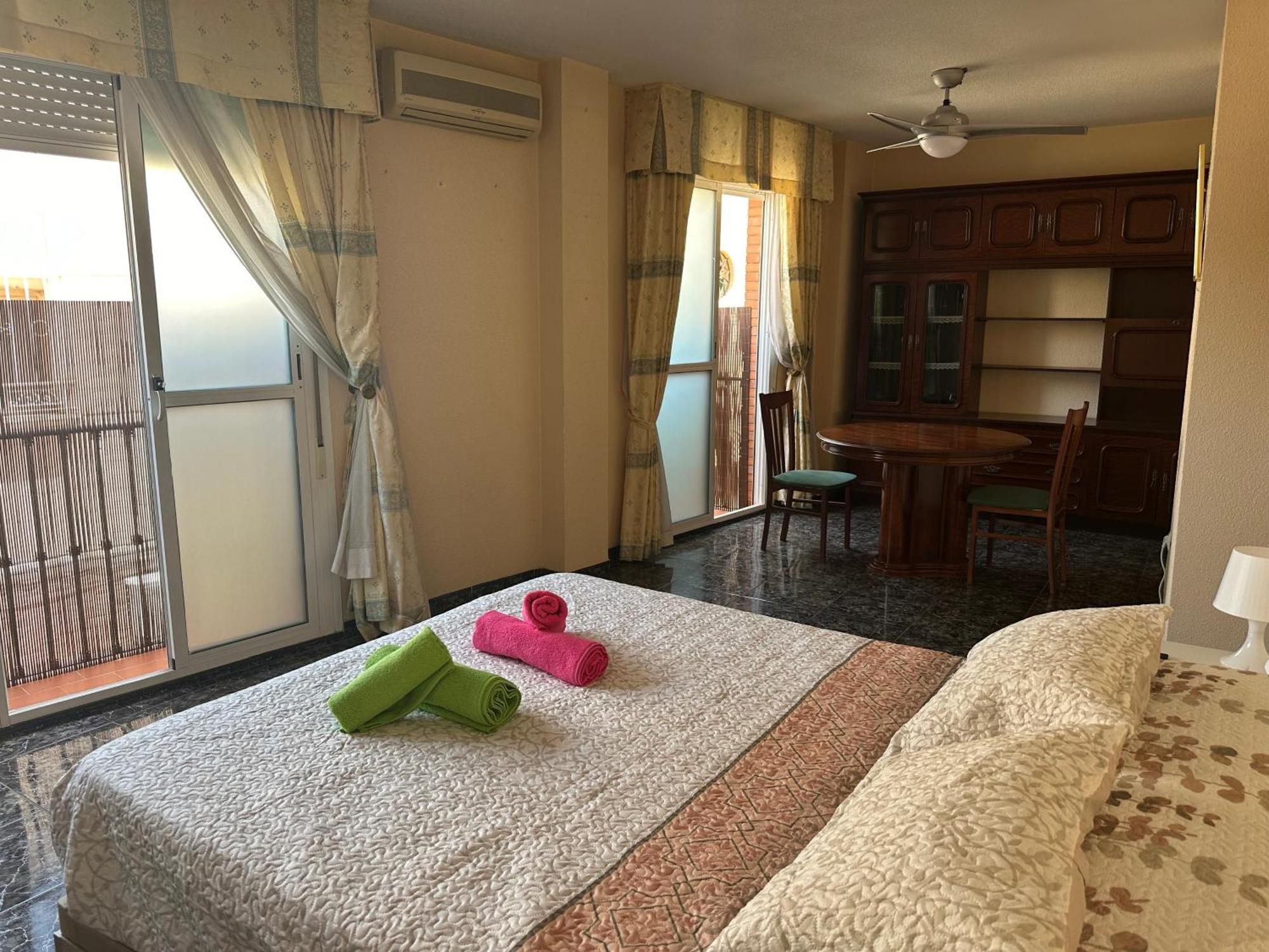 Almeria Centro Habitacion Privada En Apartamento Compartido エクステリア 写真