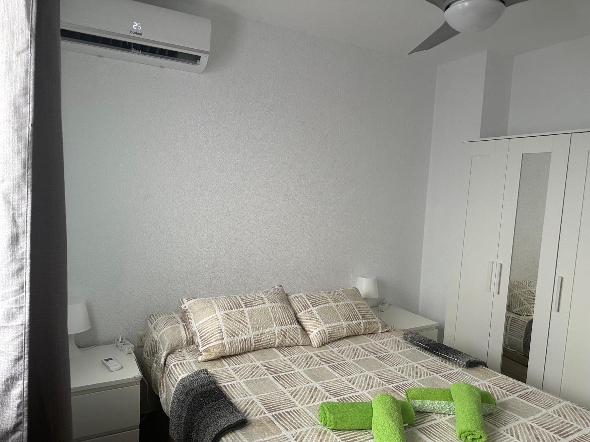 Almeria Centro Habitacion Privada En Apartamento Compartido エクステリア 写真