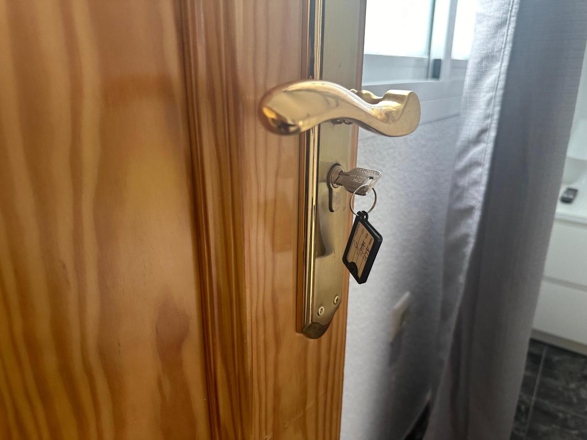 Almeria Centro Habitacion Privada En Apartamento Compartido エクステリア 写真