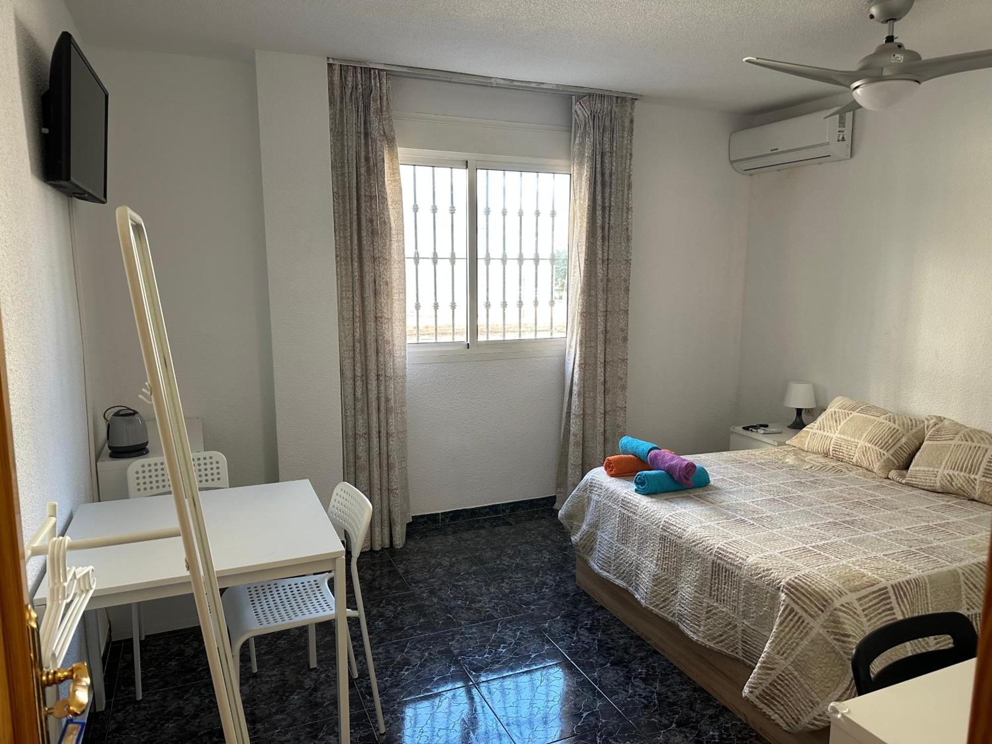 Almeria Centro Habitacion Privada En Apartamento Compartido エクステリア 写真
