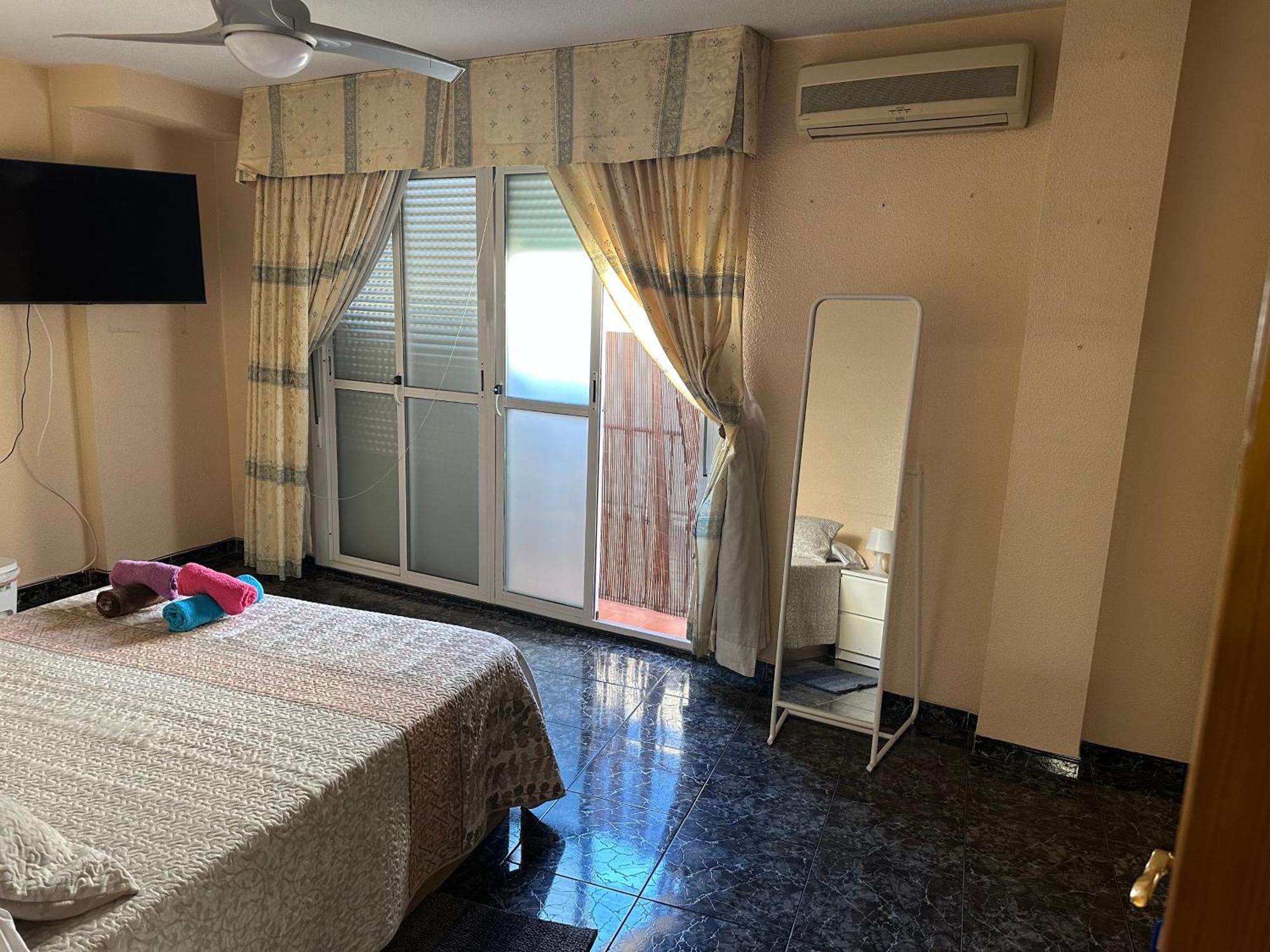 Almeria Centro Habitacion Privada En Apartamento Compartido エクステリア 写真