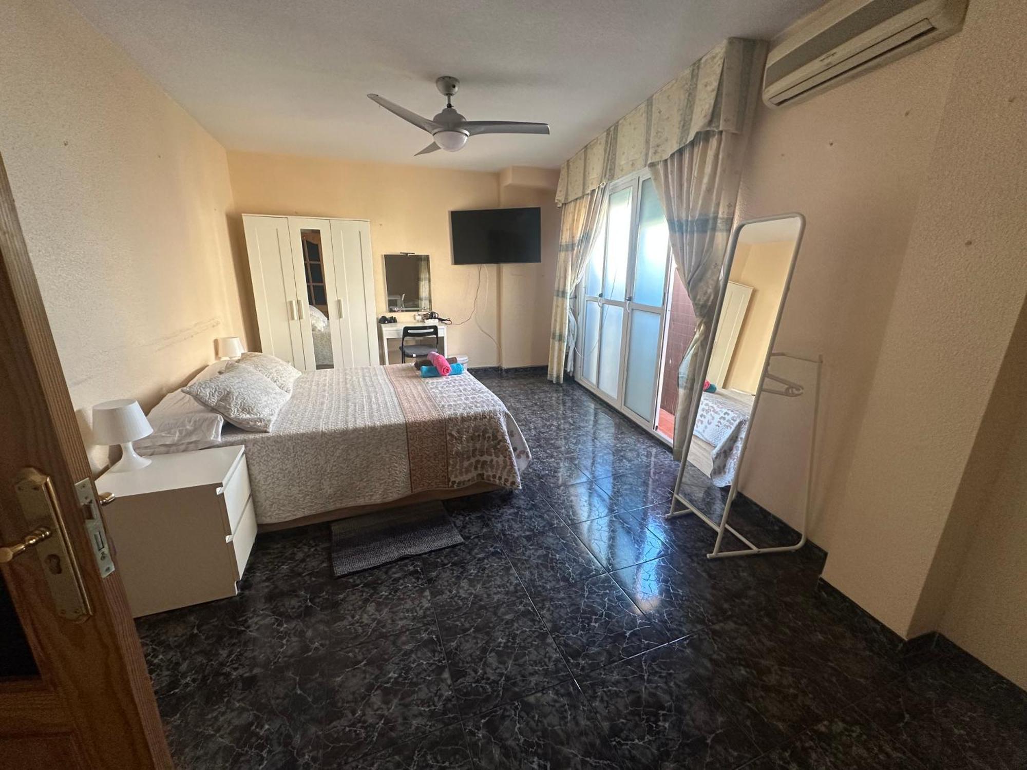 Almeria Centro Habitacion Privada En Apartamento Compartido エクステリア 写真